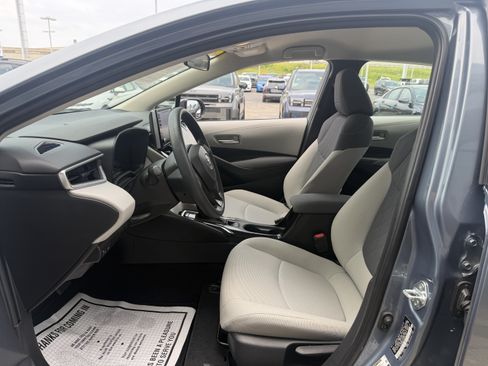 Used 2021 Toyota Corolla LE w/ Carpet Mat Package (TMS) FWD image 27