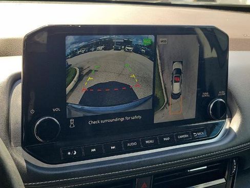 Certified 2022 Nissan Rogue Platinum w/ Head-Up Display Package FWD image 29