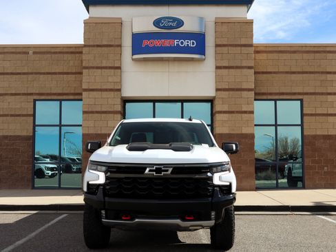 Used 2023 Chevrolet Silverado 1500 ZR2 w/ Technology Package image 3