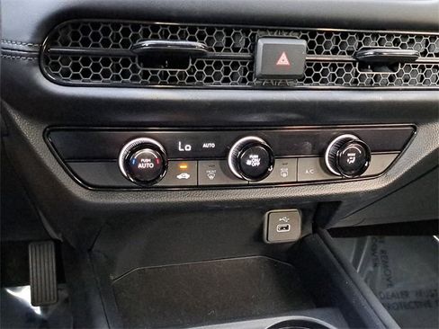 Certified 2023 Honda HR-V LX image 28