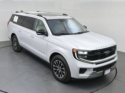 Used 2025 Ford Expedition Max Platinum AWD/4WD image 47