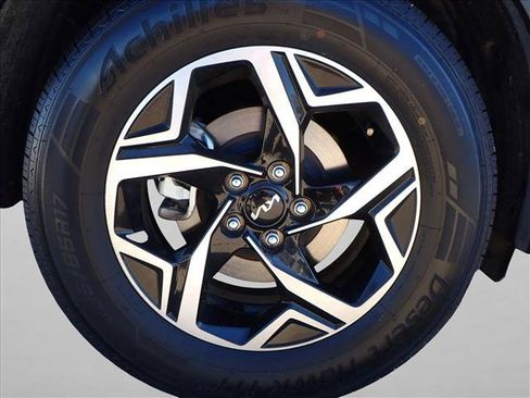 Used 2024 Kia Sportage LX image 7