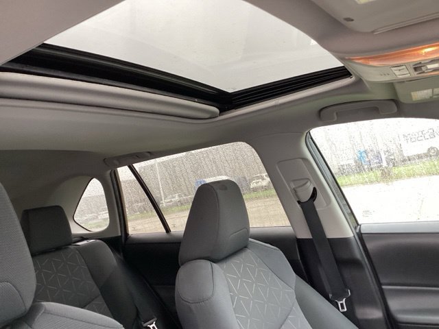 Used 2020 Toyota RAV4 XLE w/ Convenience Package AWD/4WD image 24