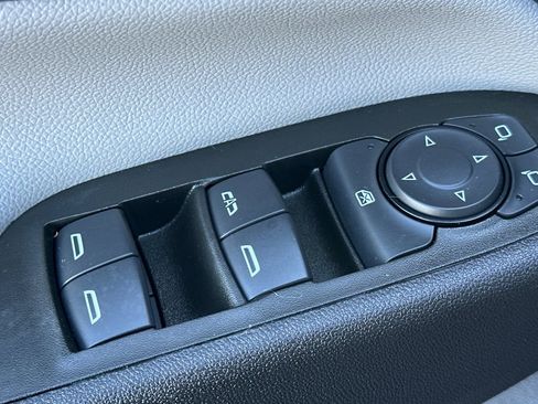 Used 2024 Chevrolet Equinox LS image 13