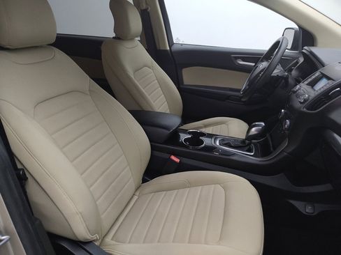 Used 2018 Ford Edge SE FWD image 21