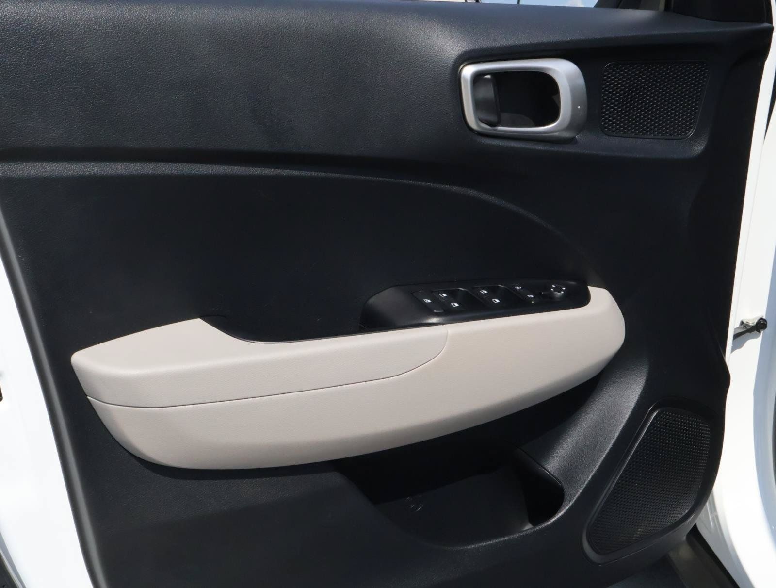 Used 2026 Hyundai Venue SEL FWD image 15
