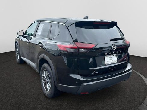 Used 2024 Nissan Rogue S AWD/4WD image 3