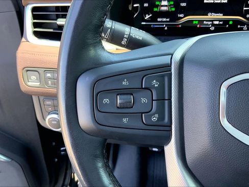 Used 2022 GMC Yukon XL Denali AWD/4WD image 11