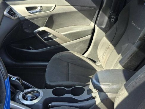 Used 2016 Hyundai Veloster image 12