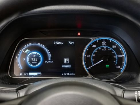Used 2025 Nissan Leaf S FWD image 14