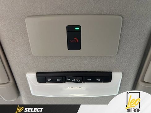 Used 2023 Nissan Kicks SR w/ SR Premium Package FWD image 28