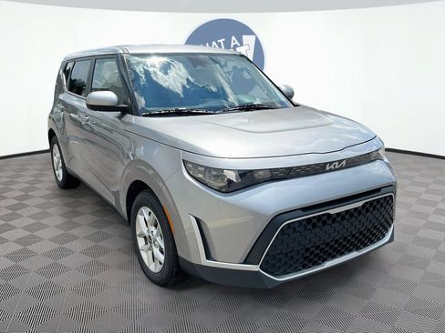 Certified 2024 Kia Soul LX w/ Option Group 015 FWD image 3