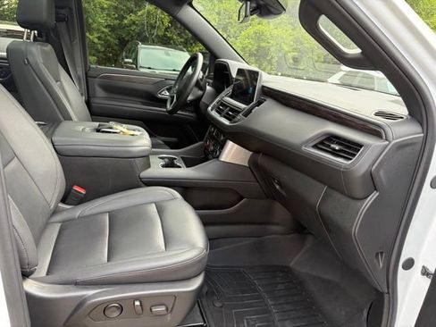 Used 2024 Chevrolet Tahoe Z71 w/ Luxury Package AWD/4WD image 29