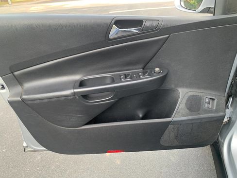 Used 2008 Volkswagen Passat 2.0T image 13