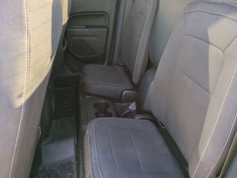 Used 2015 GMC Canyon SLE image 19