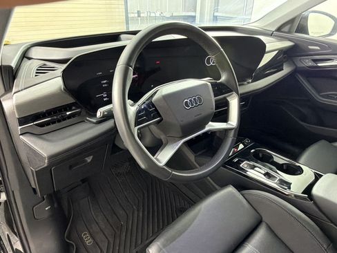 Used 2025 Audi Q6 e-tron Premium Plus w/ Premium Plus RWD image 4