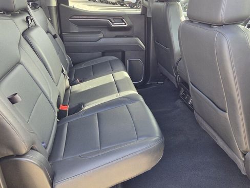 Used 2025 GMC Sierra 1500 SLT image 14