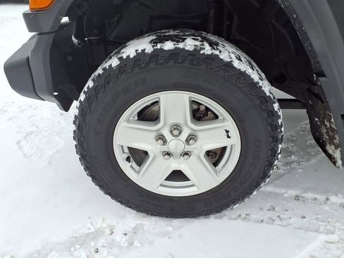 Used 2020 Jeep Gladiator Sport w/ Quick Order Package 23S image 35