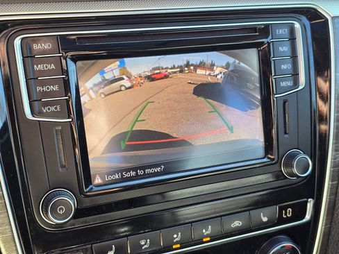 Used 2016 Volkswagen Passat 1.8T SE image 33