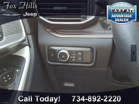 Used 2021 Ford Explorer Limited w/ Equipment Group 301A RWD image 17