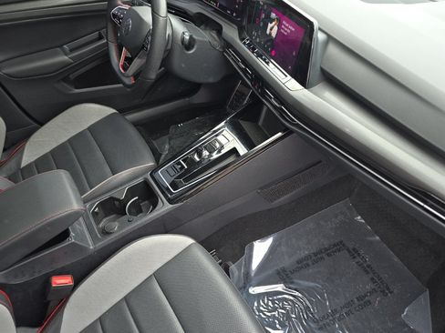 Used 2024 Volkswagen GTI SE FWD image 18