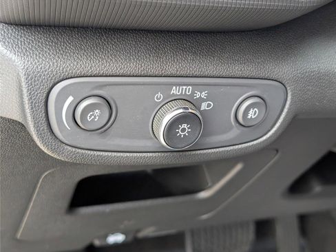 Used 2023 Chevrolet TrailBlazer RS w/ Sun and Liftgate Package AWD/4WD image 22