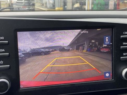 Used 2023 Hyundai Elantra SEL w/ Cargo Package image 22