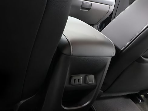Used 2017 Chevrolet Colorado Z71 AWD/4WD image 25