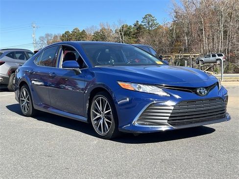 Used 2024 Toyota Camry XLE image 12