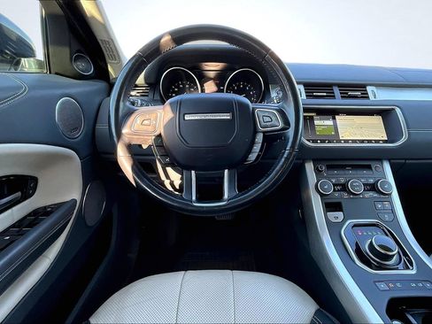 Used 2017 Land Rover Range Rover Evoque SE AWD/4WD image 8