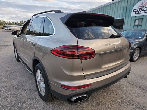 Used 2016 Porsche Cayenne AWD/4WD image 11