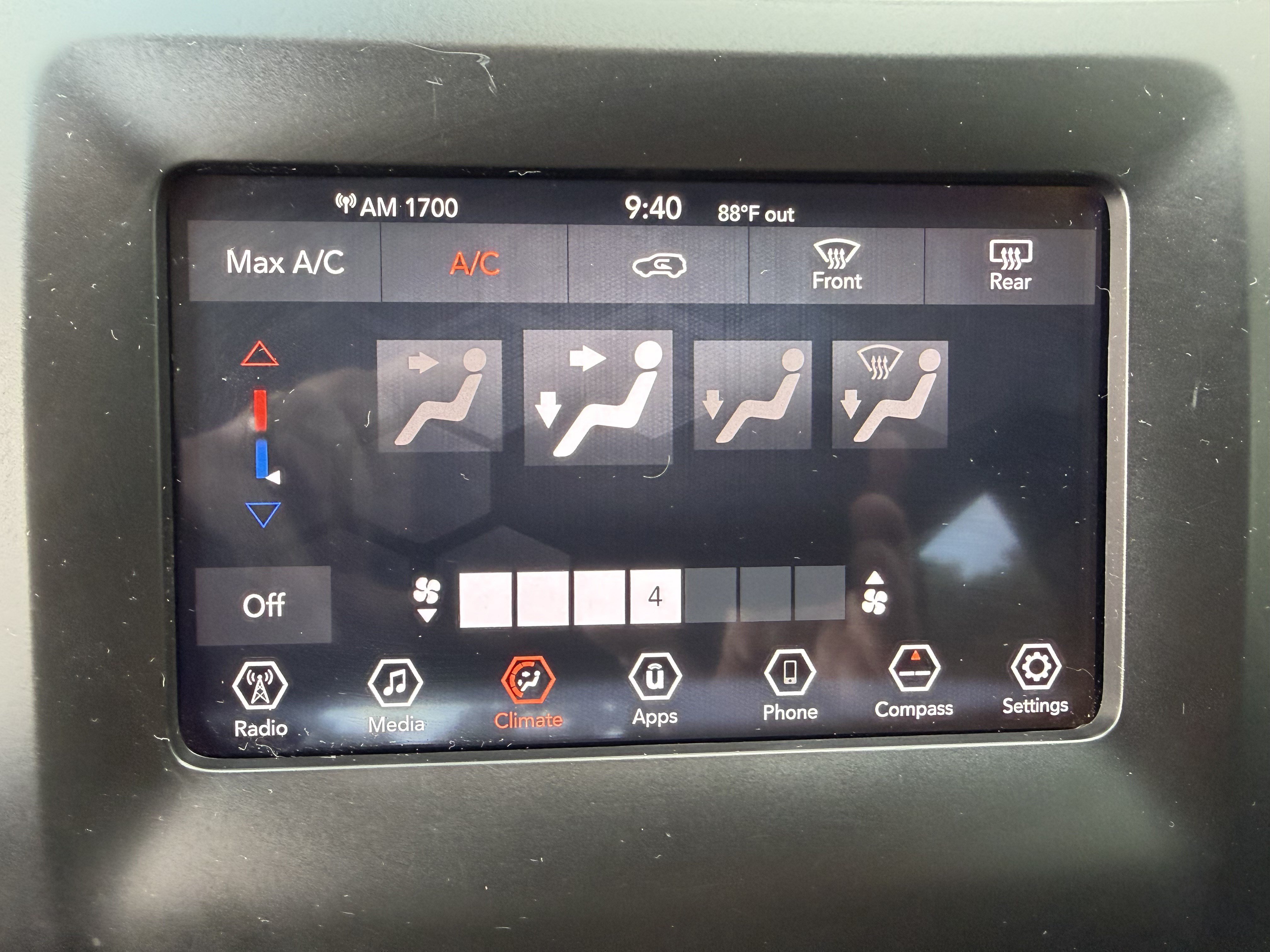 Used 2019 Jeep Cherokee Latitude Plus FWD image 25