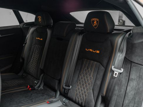 Used 2024 Lamborghini Urus Performante AWD/4WD image 16