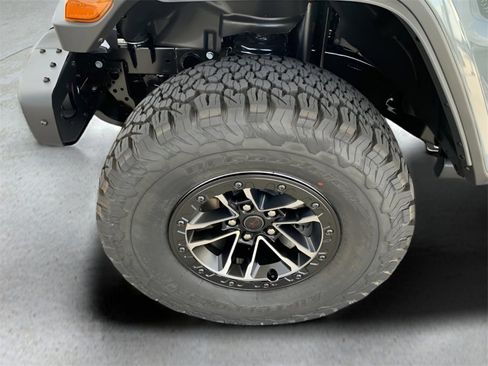 New 2025 Jeep Wrangler Unlimited Rubicon image 11