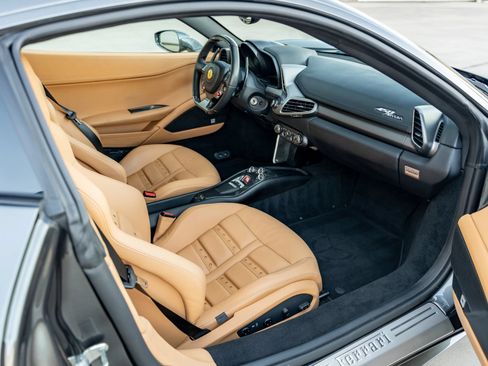 Used 2012 Ferrari 458 Italia Coupe RWD image 13