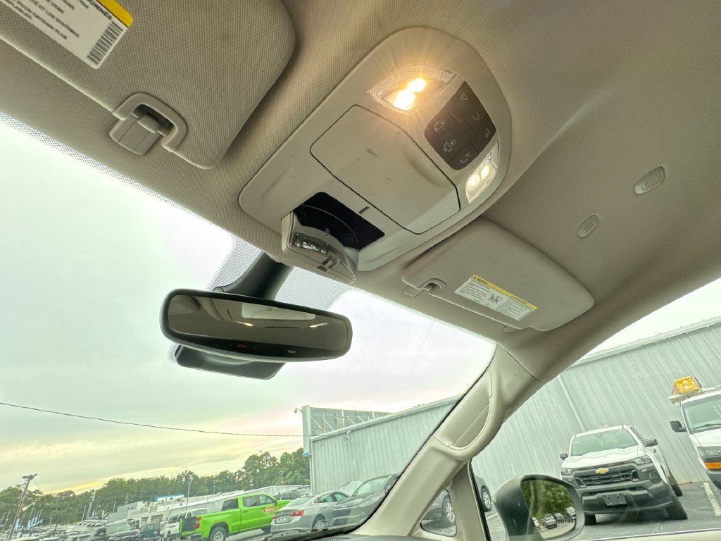 Used 2023 Chrysler Pacifica Touring-L w/ Uconnect Theater Family Group AWD/4WD image 19