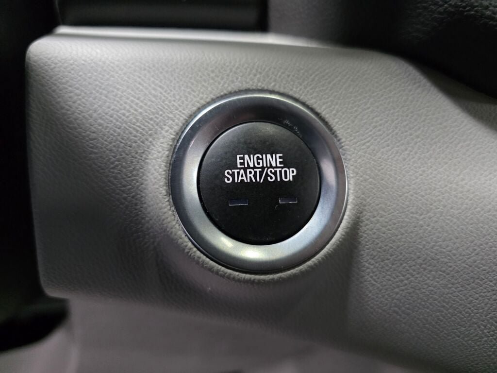 Used 2023 GMC Terrain SLT w/ Infotainment Package II AWD/4WD image 16