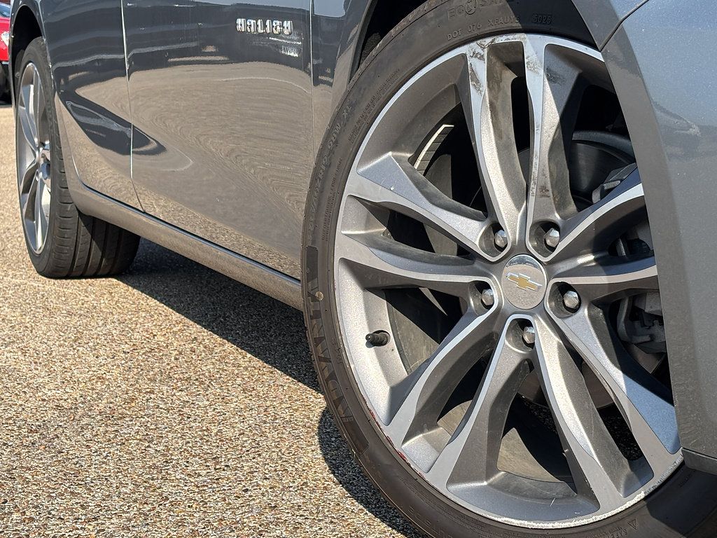 Used 2024 Chevrolet Malibu LT FWD image 2