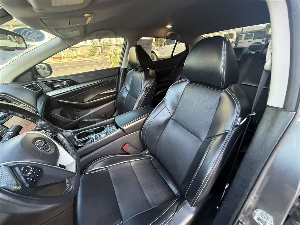 Used 2022 Nissan Maxima SV w/ Floor Mat Group FWD image 19