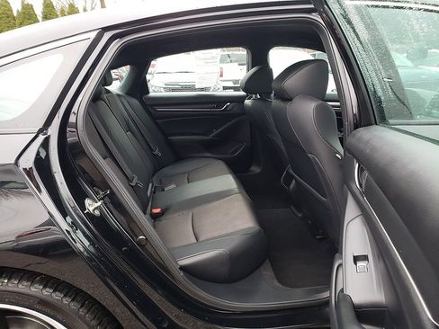 Used 2018 Honda Accord Sport image 16