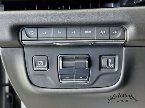 Used 2025 Cadillac Escalade Sport Platinum AWD/4WD image 10