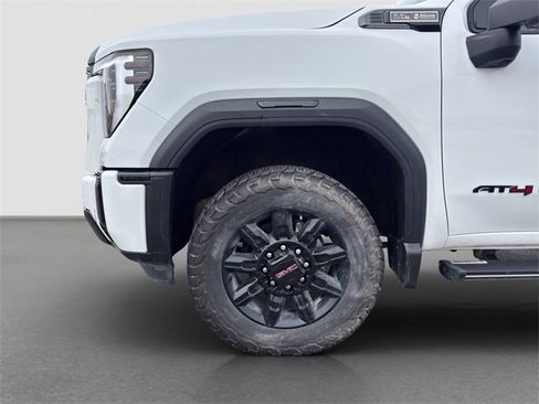 Used 2024 GMC Sierra 2500 AT4 w/ AT4 Preferred Package image 20