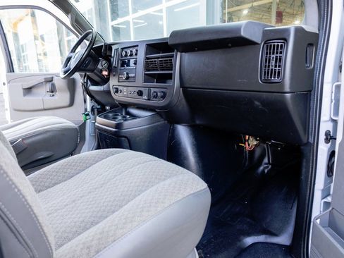 Used 2021 Chevrolet Express 3500 w/ Power Convenience Package image 11