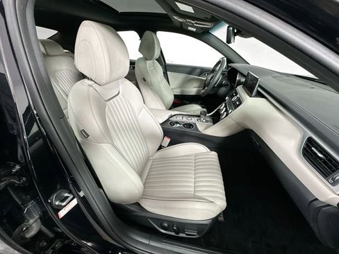 Used 2023 Genesis G70 2.0T w/ Sport Prestige Package image 31