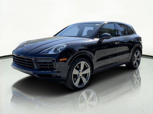 Used 2023 Porsche Cayenne Platinum Edition image 7