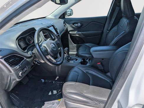 Used 2019 Jeep Cherokee Limited AWD/4WD image 16