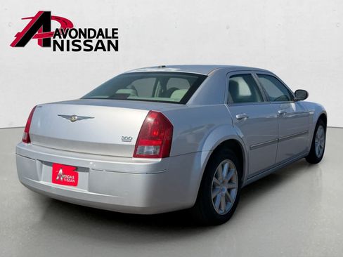 Used 2007 Chrysler 300 Touring L RWD image 4