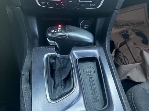 Used 2016 Dodge Charger SE w/ Popular Equipment Group image 13