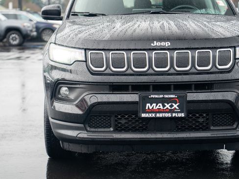 Used 2022 Jeep Compass Latitude AWD/4WD image 5