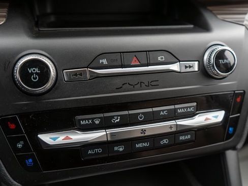 Used 2020 Ford Explorer Limited w/ Class III Trailer Tow Package image 33